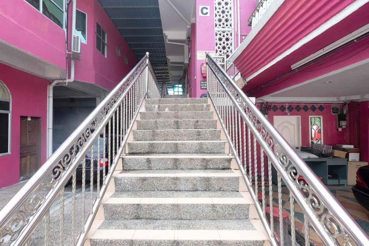 Oyo 89984 Noris Wang Homestay Lumut Kültér fotó