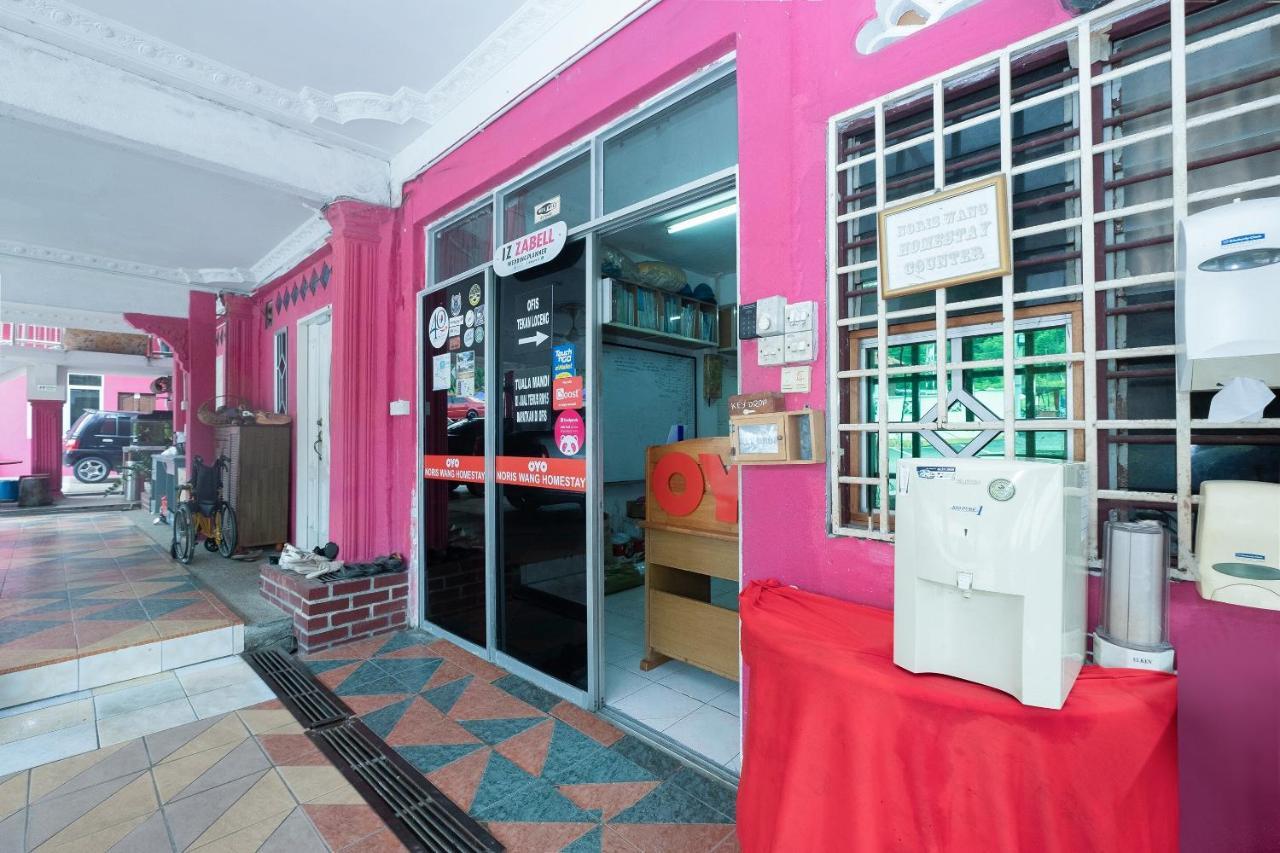 Oyo 89984 Noris Wang Homestay Lumut Kültér fotó